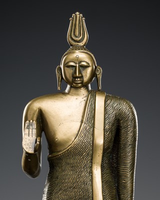 Lot 214 - A BRONZE FIGURE OF BUDDHA, KANDYAN PERIOD