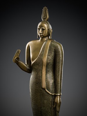Lot 214 - A BRONZE FIGURE OF BUDDHA, KANDYAN PERIOD