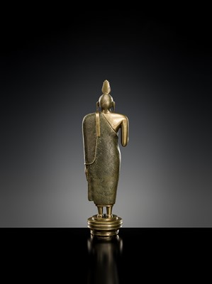 Lot 214 - A BRONZE FIGURE OF BUDDHA, KANDYAN PERIOD
