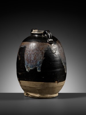 Lot 211 - A PHOSPHATIC-SPLASHED BLACK-GLAZED JAR, TANG DYNASTY