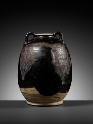 Lot 211 - A PHOSPHATIC-SPLASHED BLACK-GLAZED JAR, TANG DYNASTY