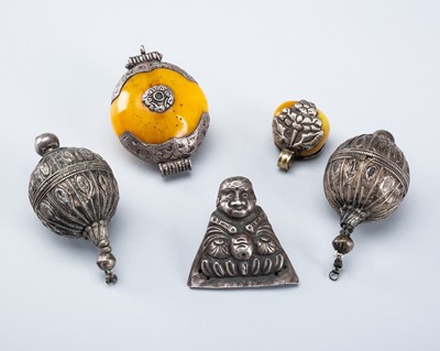 Lot 1690 - A GROUP OF FIVE SILVER REPOUSSÉ JEWELRY PIECES, 19TH CENTURY