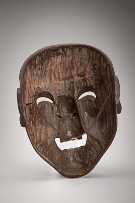 Lot 1 - AN EXPRESSIVE WOOD MASK OF A LAUGHING MAN, MEIJI