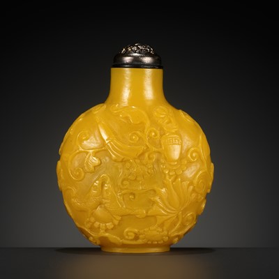 Lot 477 - A YELLOW GLASS ‘BAJIXIANG’ SNUFF BOTTLE, 1750-1830