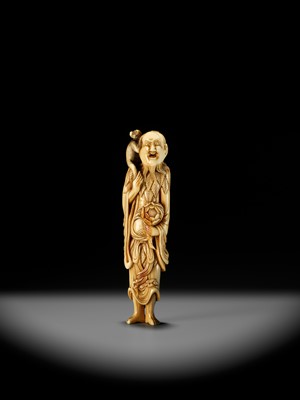 Lot 5 - A SUPERB AND LARGE IVORY NETSUKE OF A SENNIN WITH A MONKEY