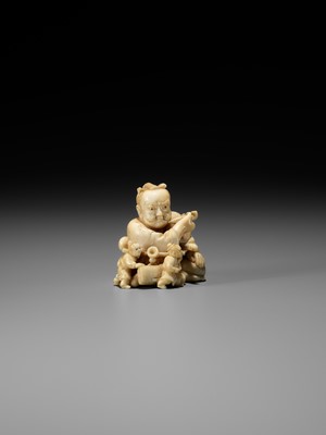 Lot 173 - IKKOSAI: A VERY RARE IVORY NETSUKE OF WASOBEI IN THE LAND OF LILLIPUT