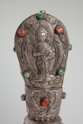 Lot 1464 - A LARGE SILVER REPOUSSÉ AND GEMSTONE-SET RELIQUARY, LATE 19TH CENTURY