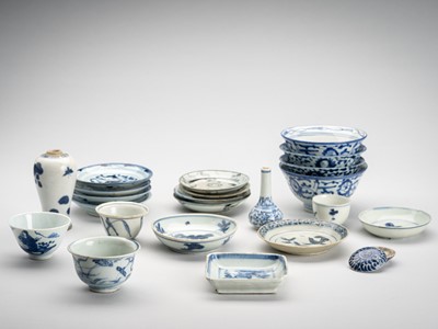 Lot 1910 - A GROUP OF 23 BLUE AND WHITE PORCELAIN BOWLS, DISHES, AND VASES, QING DYNASTY