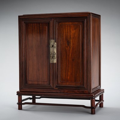 Lot 1671 - A MINIATURE ‘HONGMU’ CABINET, c. 1900s