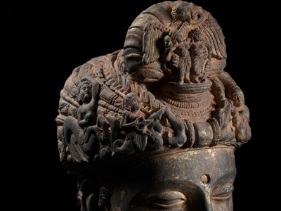 Lot 231 - A RARE GRAY SCHIST HEAD OF A BODHISATTVA WITH ‘GARUDA’ TURBAN CREST, ANCIENT REGION OF GANDHARA, 3RD-4TH CENTURY