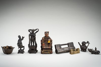 Lot 1585 - A LOT WITH FOUR FIGURINES, TWO LOCKS, AND TWO BRONZE VESSELS, QING DYNASTY AND LATER