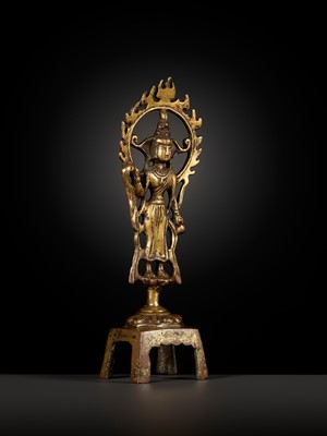 Lot 41 - A RARE GILT BRONZE FIGURE OF WILLOW GUANYIN, TANG DYNASTY