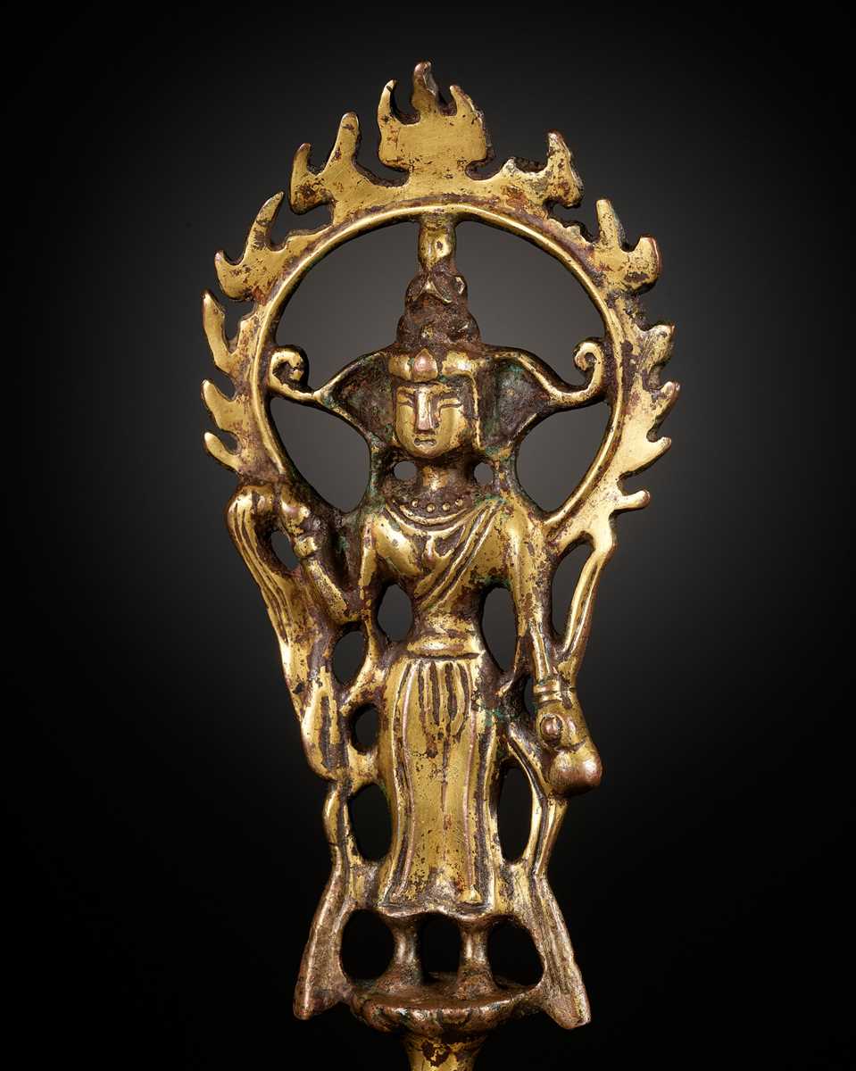 Lot 41 - A RARE GILT BRONZE FIGURE OF WILLOW GUANYIN, TANG DYNASTY