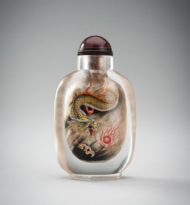 Lot 1803 - A LARGE INSIDE-PAINTED GLASS SNUFF BOTTLE, SIGNED SUN HSING-WU