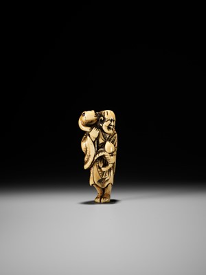 Lot 31 - MASAMORI: A GOOD KYOTO SCHOOL IVORY NETSUKE OF GAMA SENNIN