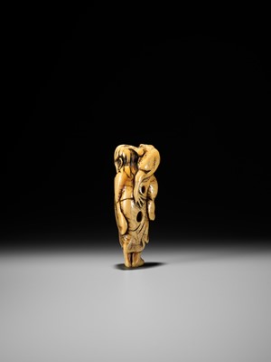 Lot 31 - MASAMORI: A GOOD KYOTO SCHOOL IVORY NETSUKE OF GAMA SENNIN