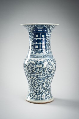 Lot 1913 - A BLUE AND WHITE DOUBLE HAPPINESS YEN YEN PORCELAIN VASE, QING DYNASTY