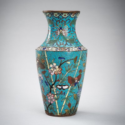 Lot 1675 - A ‘FLORAL’ CLOISONNÉ ENAMEL VASE, QING DYNASTY