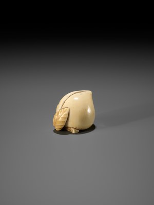 Lot 39 - RANICHI: AN IVORY NETSUKE OF A PEACH