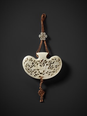 Lot 172 - A WHITE JADE RETICULATED POUCH-FORM POMANDER, QING DYNASTY