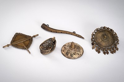 Lot 1279 - A GROUP OF FIVE BASTAR BRONZE TIEMS