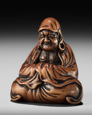 Lot 153 - MINKOKU: A SUPERB WOOD NETSUKE OF DARUMA