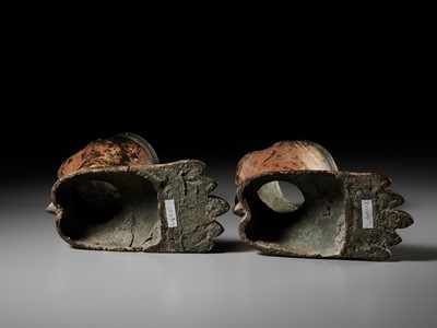 Lot 264 - A PAIR OF MASSIVE BRONZE YALI FEET, SOUTH INDIA, TAMIL NADU, 18TH CENTURY
