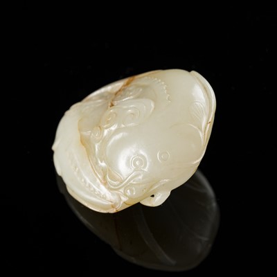 Lot 445 - A WHITE AND RUSSET JADE 'TWIN-CATFISH' PENDANT, 17TH - 18TH CENTURY