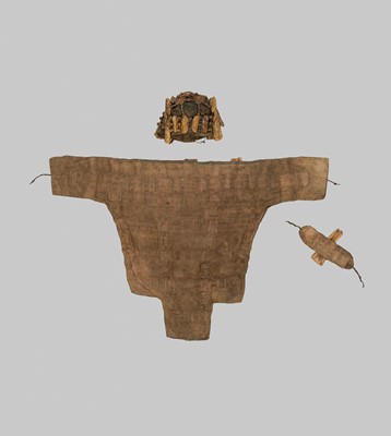 Lot 287 - A NECROMANCER’S BONE HEADDRESS, WRISTBAND AND APRON, TIBET OR NEPAL, 18TH-19TH CENTURY