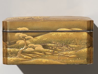 Lot 37 - A SUPERB GOLD-INLAID LACQUER TEBAKO AND TRAY WITH A RIVER LANDSCAPE