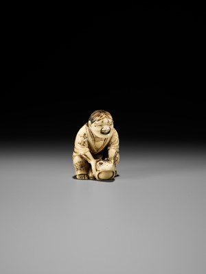 Lot 71 - MASATSUGU: AN AMUSING OSAKA SCHOOL IVORY NETSUKE OF GAMA SENNIN LIFTING HIS TOAD