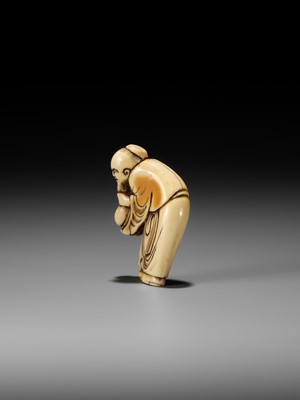 Lot 2 - AN EARLY IVORY NETSUKE OF A CHINESE IMMORTAL WITH A GOURD