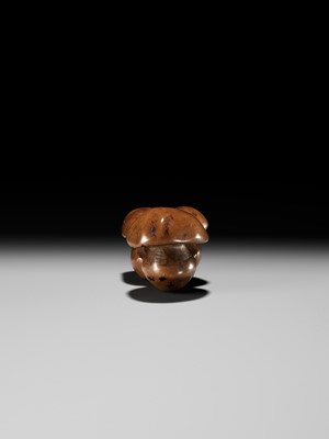 Lot 89 - MINKO: A WOOD NETSUKE OF A CLUSTER OF MUSHROOMS