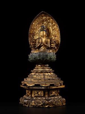 Lot 13 - A GILT-LACQUERED WOOD FIGURE OF THOUSAND-ARMED KANNON, EDO PERIOD