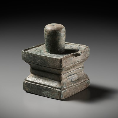 Lot 596 - A BRONZE LINGA AND YONI, ANGKOR PERIOD