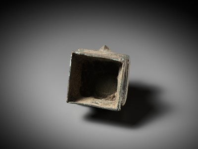 Lot 596 - A BRONZE LINGA AND YONI, ANGKOR PERIOD