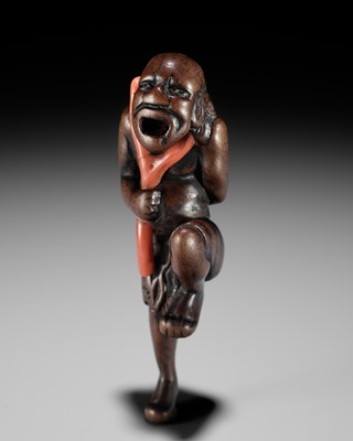 Lot 145 - A POWERFUL WOOD NETSUKE OF A SOUTH SEA CORAL DIVER