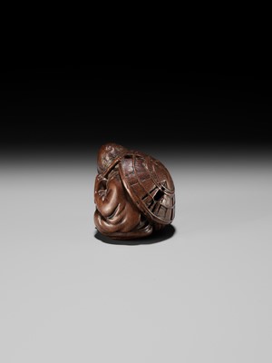 Lot 116 - MASAHIRO: A WOOD NETSUKE OF SOTOBA KOMACHI