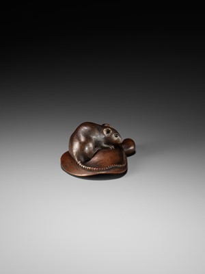 Lot 79 - MASANAO: A FINE WOOD NETSUKE OF A RAT ON A MUSHROOM