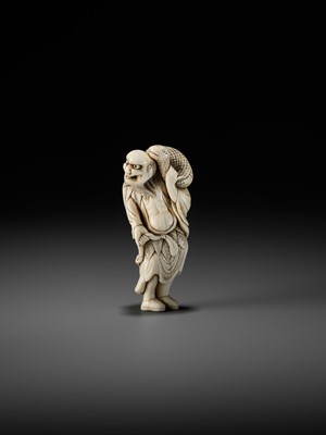 Lot 4 - A RARE IVORY NETSUKE OF A SENNIN WITH A SNAKE