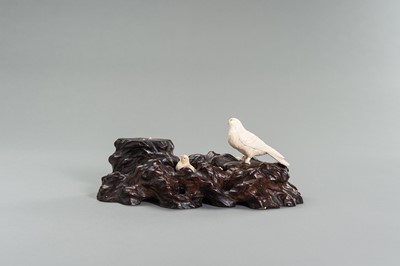 Lot 262 - A BONE OKIMONO GROUP OF A COUPLE OF BIRDS WITH CHICKS
