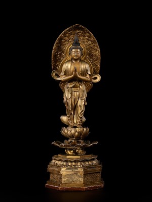 Lot 8 - A GILT WOOD FIGURE OF SEISHI BOSATSU, EARLY EDO PERIOD