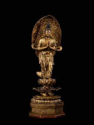 Lot 8 - A GILT WOOD FIGURE OF SEISHI BOSATSU, EARLY EDO PERIOD