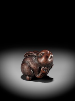 Lot 111 - AZAN: A SUPERB WOOD NETSUKE OF A CHUBBY HARE