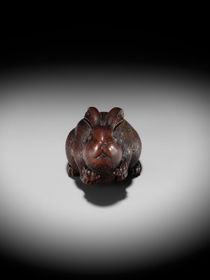 Lot 111 - AZAN: A SUPERB WOOD NETSUKE OF A CHUBBY HARE