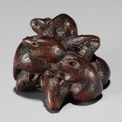 Lot 132 - SARI: A FINE WOOD NETSUKE DEPICTING A MISCHIEF OF RATS