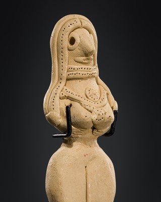 Lot 318 - A MEHRGARH TERRACOTTA FIGURE OF A SEATED MOTHER GODDESS, INDUS VALLEY CIVILIZATION