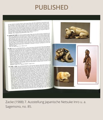 Lot 281 - A SUPERB AND LARGE WOOD NETSUKE OF A CHINESE BEAUTY