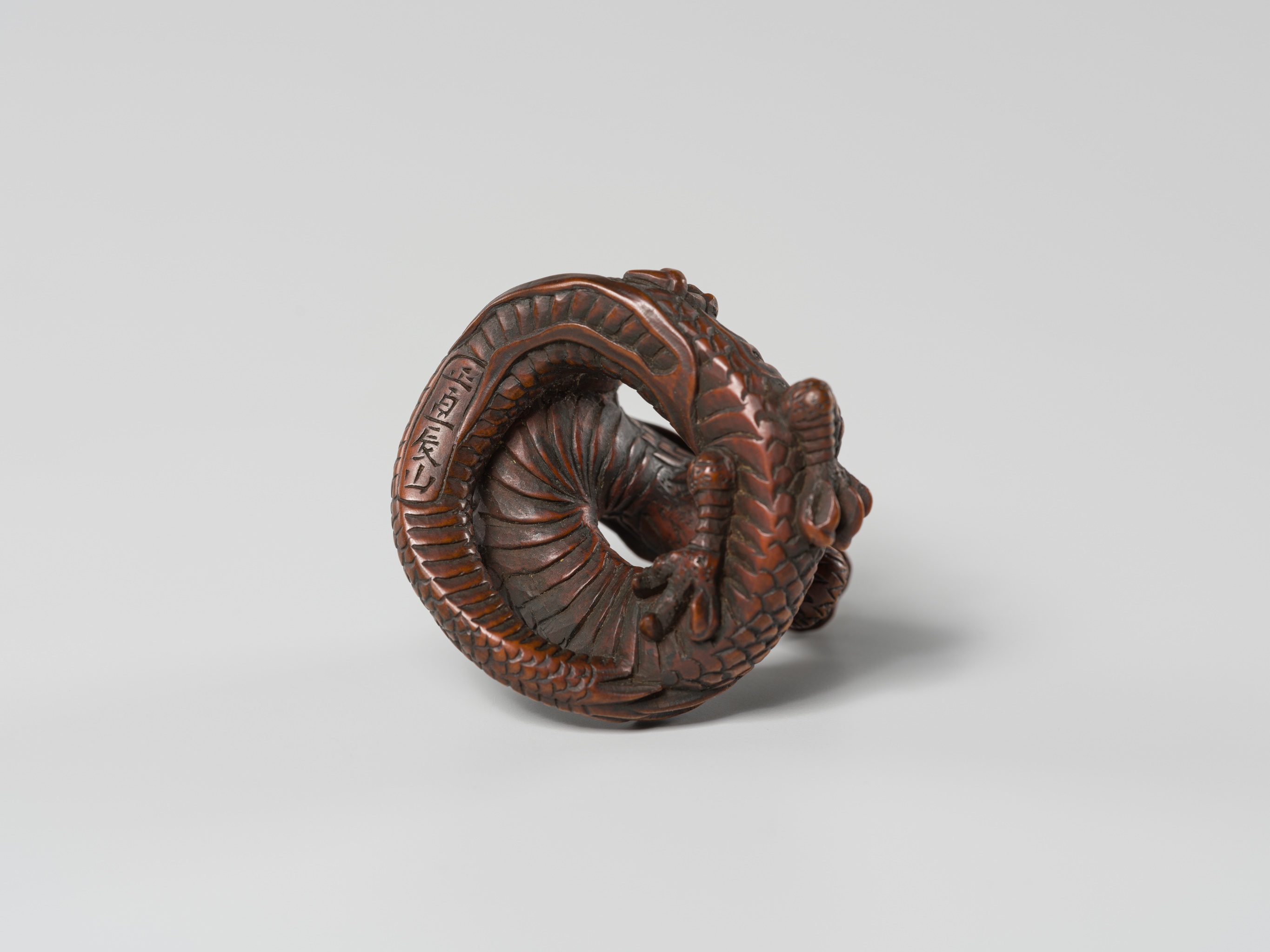 Lot 91 - MASANAO SHINZAN: A FINE INLAID BOXWOOD