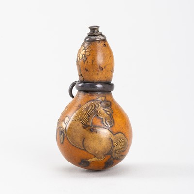 Lot 655 - HARA YOYUSAI: A LACQUERED GOURD NETSUKE